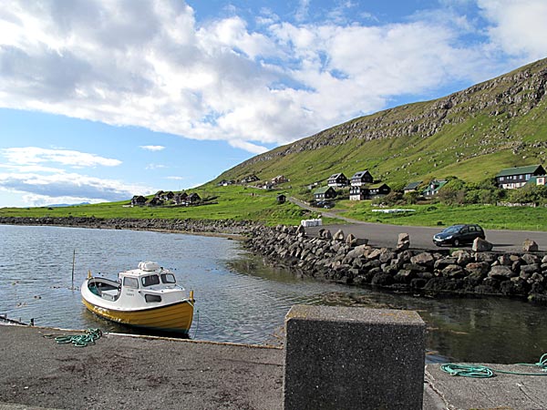 2009-Faroes-Kirkjubour-laiturilta.jpg