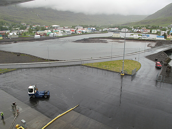 2009-Islanti-Seydisfjordurin-sataman-keskusta-600.jpg