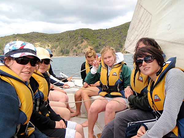 2009-NZ-Adventure-Pienempi-purjealus.jpg