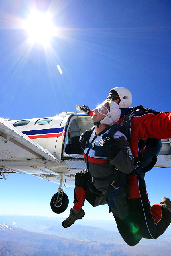 2009-NZ-Etelasaari-Hyppy-15000-jalasta-ala.jpg