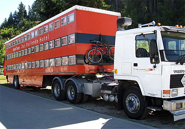 2009-NZ-Etelasaari-Queenstown-ja-Das-Rollende-Hotel.jpg