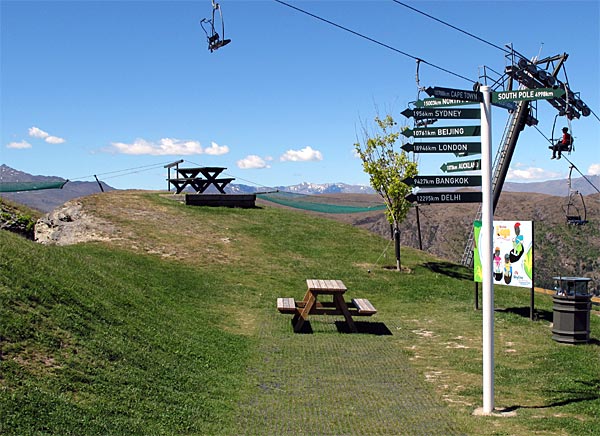 2009-NZ-Etelasaari-Queenstownin-ylapuolella.jpg