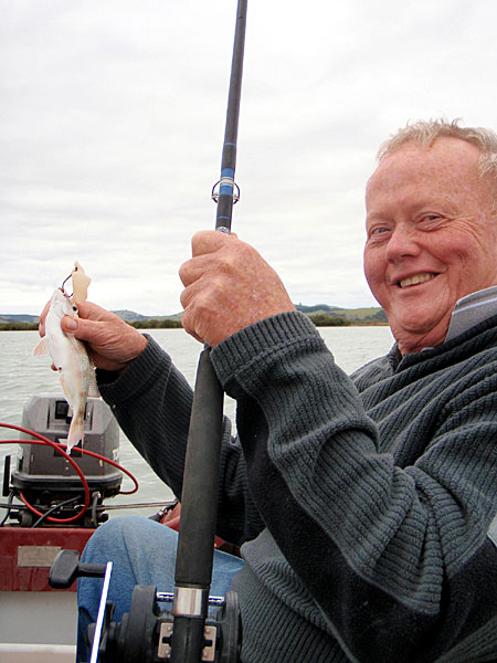 2009-NZ-Graeme-ja-kala.jpg