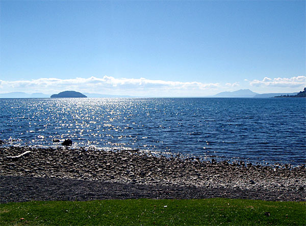 2009-NZ-Lake-Taupo.jpg