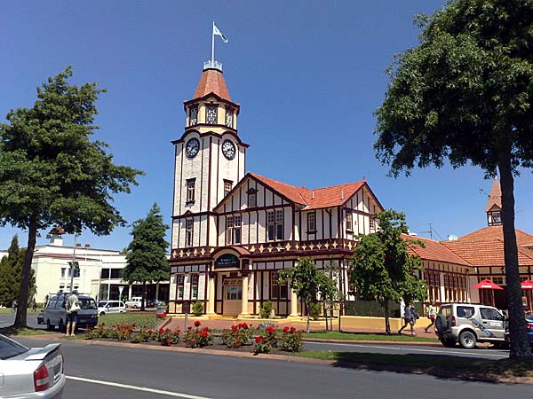 2009-NZ-Pohjoissaari-Rotoruan-Info.jpg