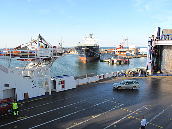2009-Tanska-Fredrikshavn-lastaus-600.jpg