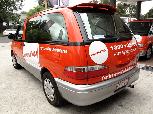 2011-AUS-Spaceships-auto-luovutuksessa.JPG