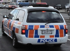 2011-NZ-Paikallinen-poliisiauto.JPG