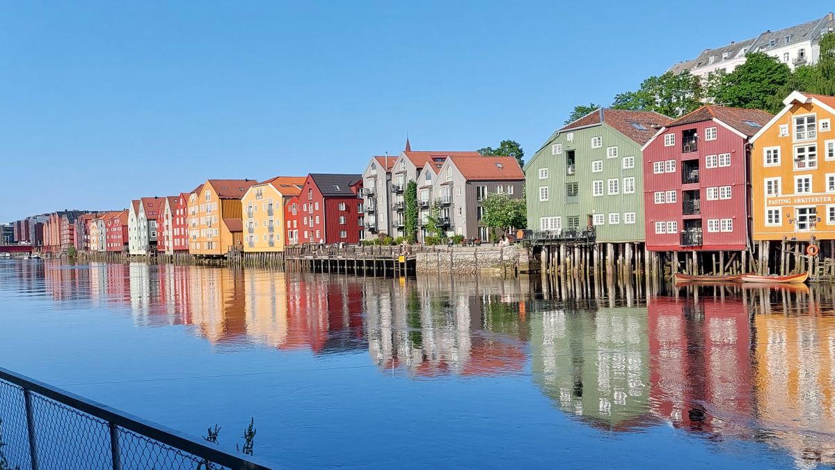 Norja_23_Trondheim_rantarakennuksia_vanhan_kaupungin_vieressa_Irma.jpg
