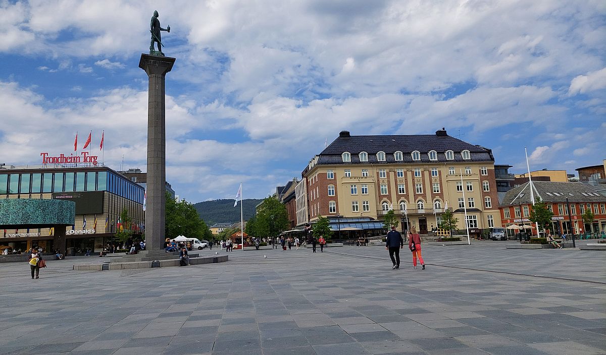 Norja_23_Trondheim_tori_Irma.jpg