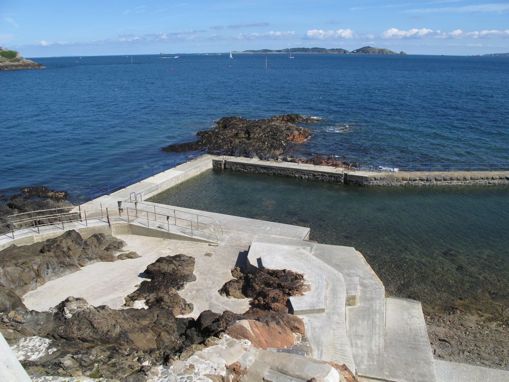 24_syksy_Guernsey_uimala.jpg