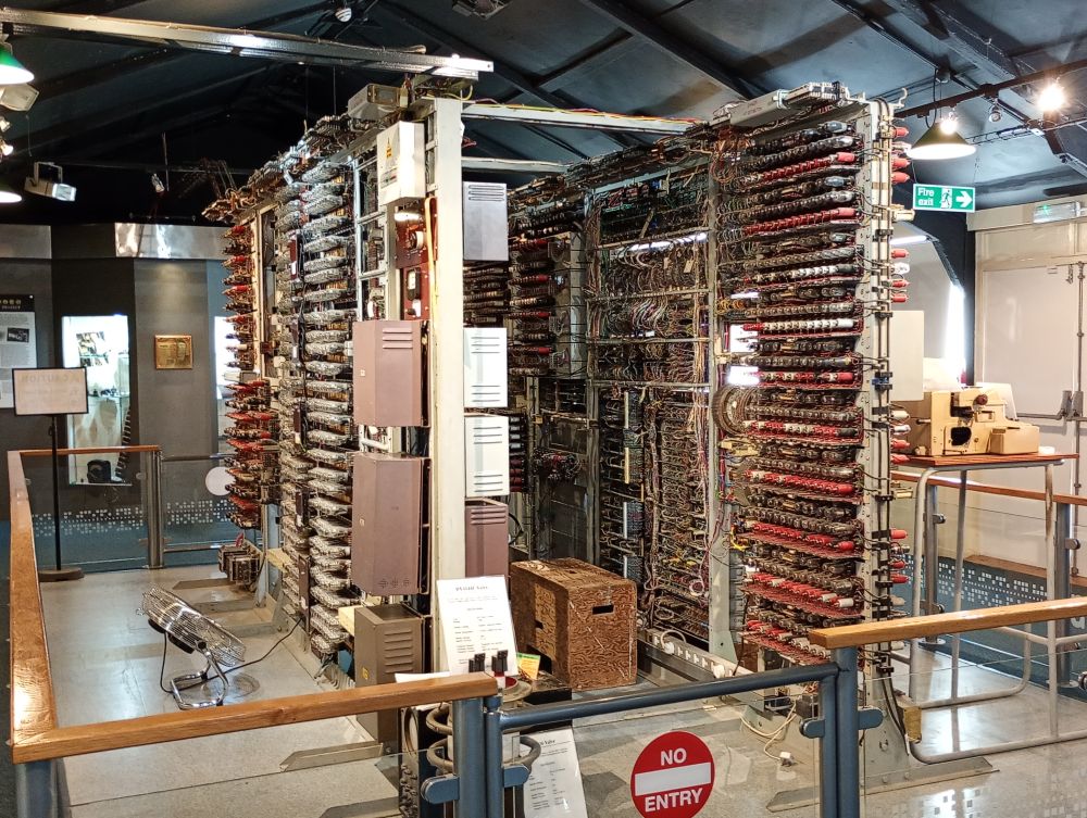 2026_UK_Computer-museum-Colossus_sivu.jpg